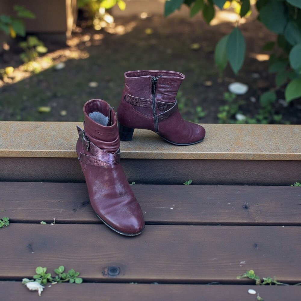 Softwaves Lotus Plum Boots Side Zip Ankle Booties Size 38 7.5 US